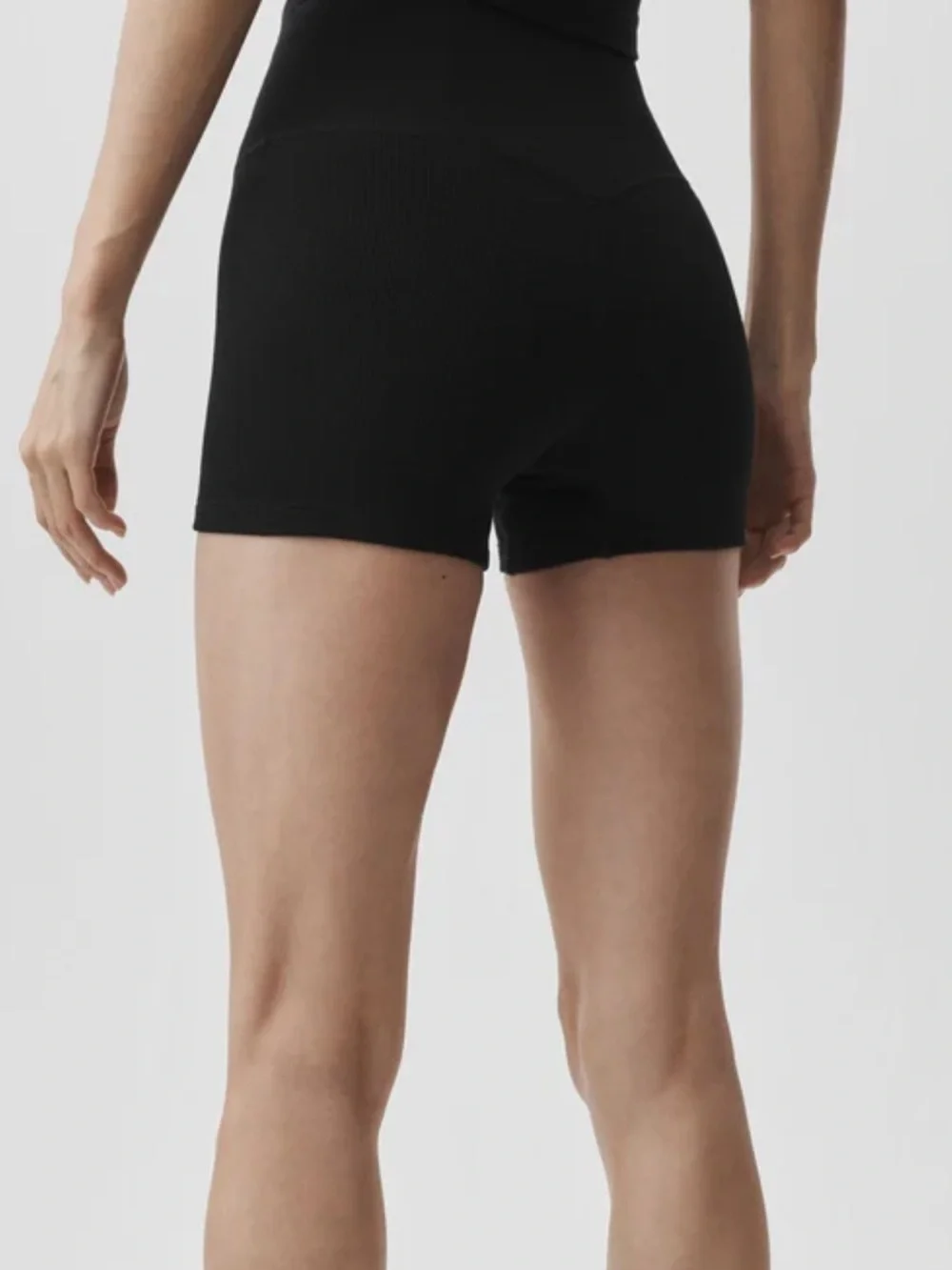 ALO NWOT High-Waist Black Ribbed Women’s Active Shorts
